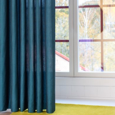 Uni-colored curtain fabric