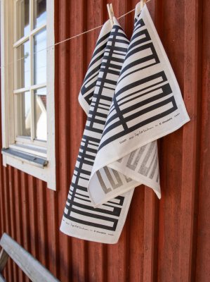 Snapp, black tea towel