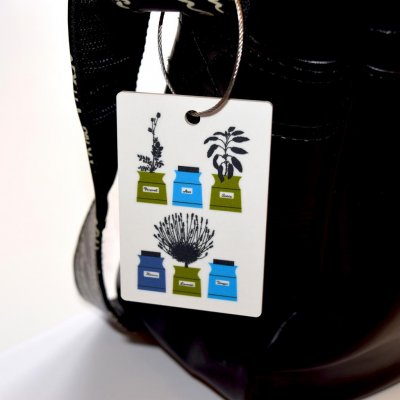 Persons kryddskåp, travel tag