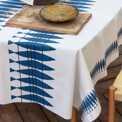 Almedahls Sill, blue table cloth, 147x250cm