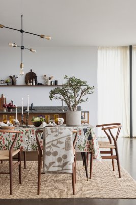 Körsbärsträdgården, table cloth, beige, 145x250cm