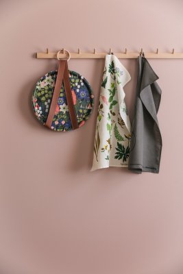 Skogen, tray, black green pink, 38cm