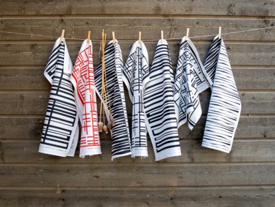 Snapp, black tea towel