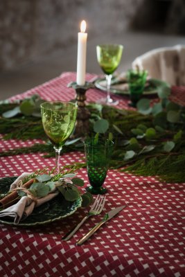 Korg table cloth red