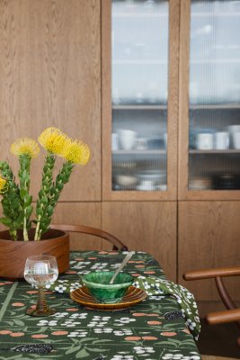 Körsbärsträdgården, table cloth, green, 145x250cm