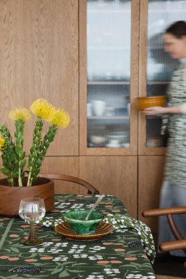 Körsbärsträdgården, table cloth, green, 145x250cm