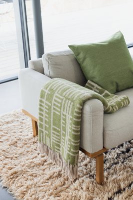 Almedahls Pickepin, blanket, moss green beige 101712-0036