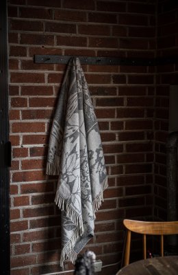 Skogen, blanket, gray offwhite