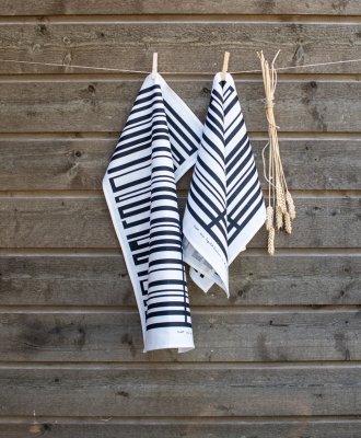 Snapp, black tea towel