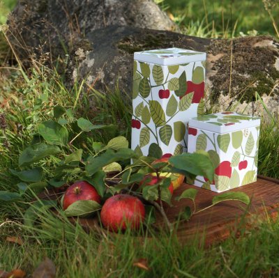 Apple, large tin, green, 102x73x211 mm