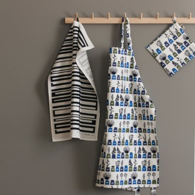 Snapp, black tea towel