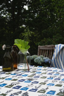 Persons kryddskåp, oil cloth, 145x220cm, blue