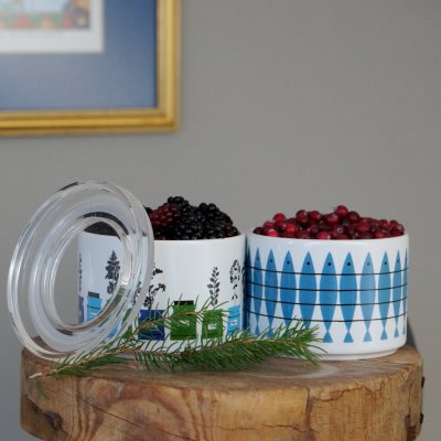 Sill, porcelain jar with plexiglass lid, blue